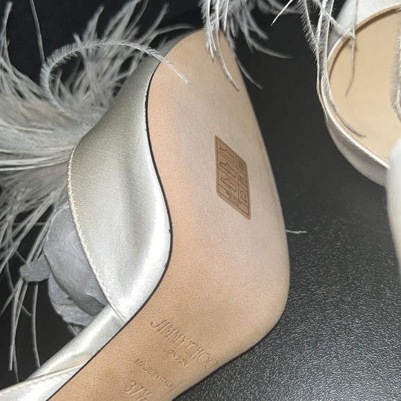 Jimmy Choo Ivory Satin Feather Crystal Heels – Rare & Sold Out | Size 37.5 - Picture 8 of 16